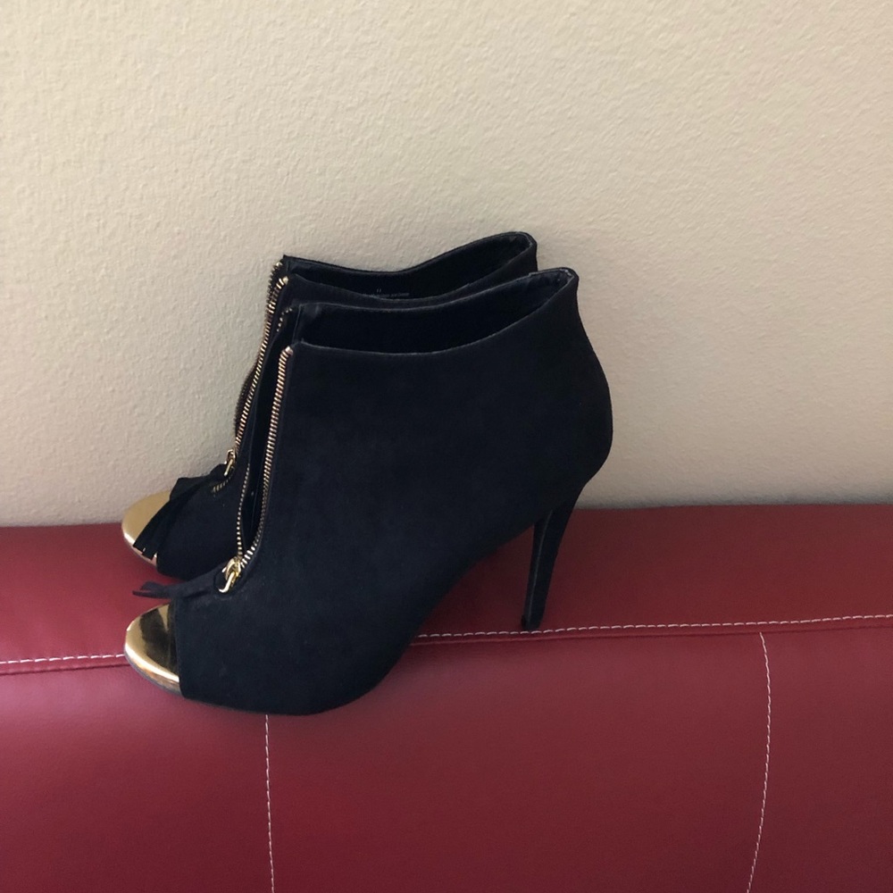 Black and gold shoes size 11